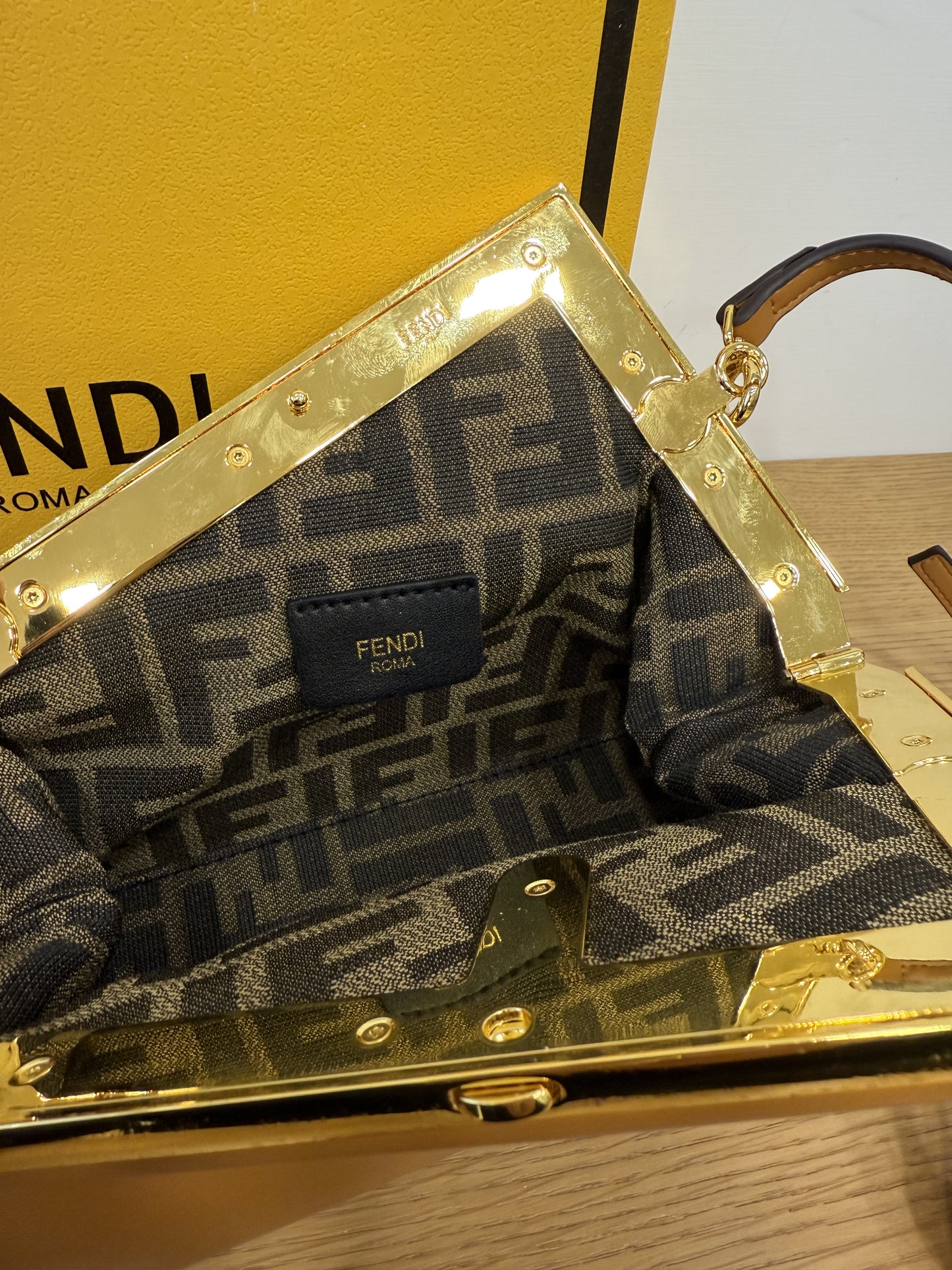 Borsa farfalla cuoio